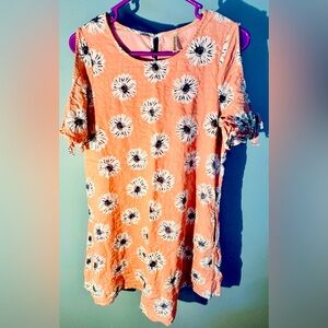 Women’s Mitto Shop Small peach Sunflower knee dress length dress. Short sleeve